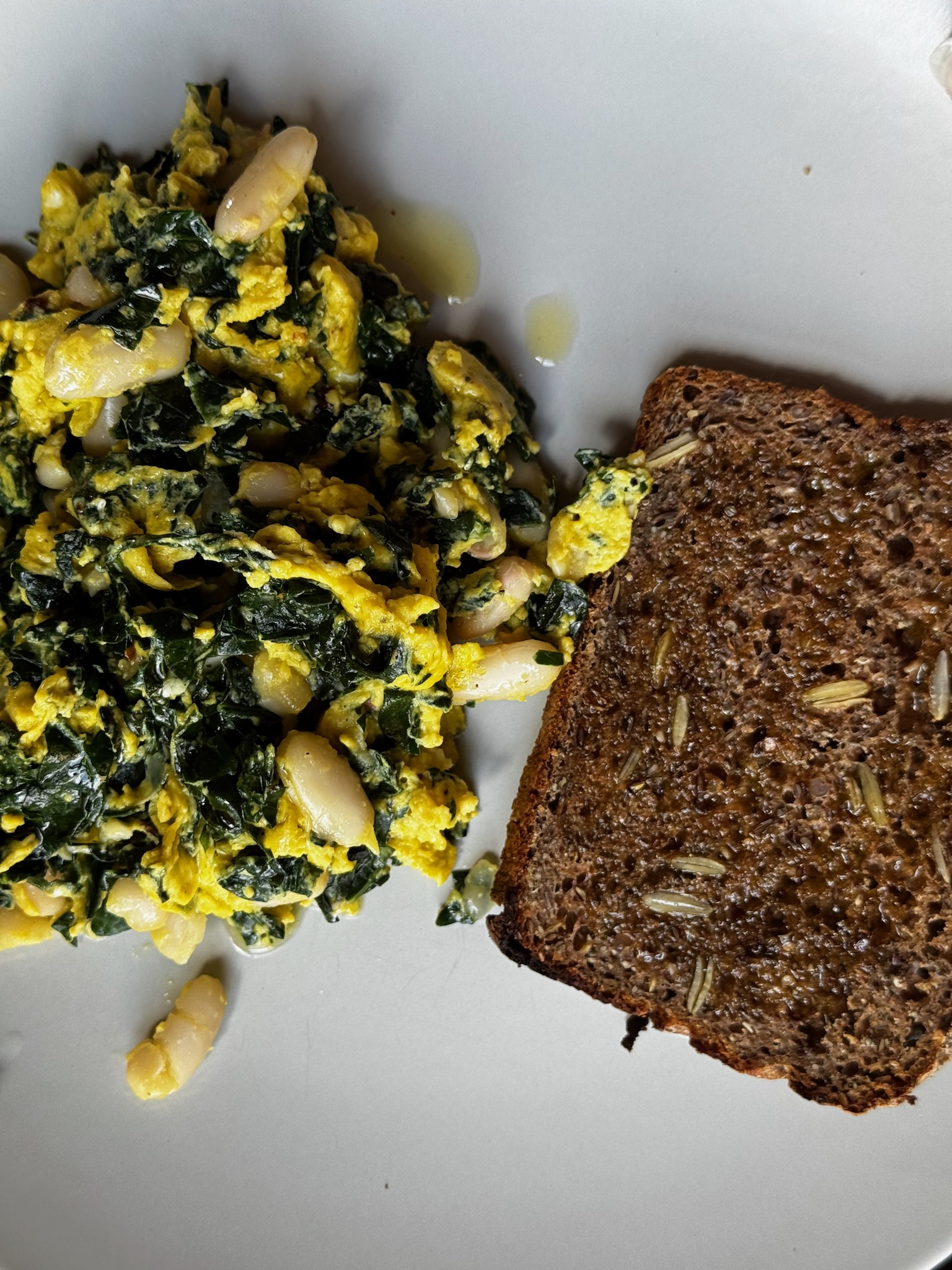 Fiber-Rich Simple Breakfast Scramble