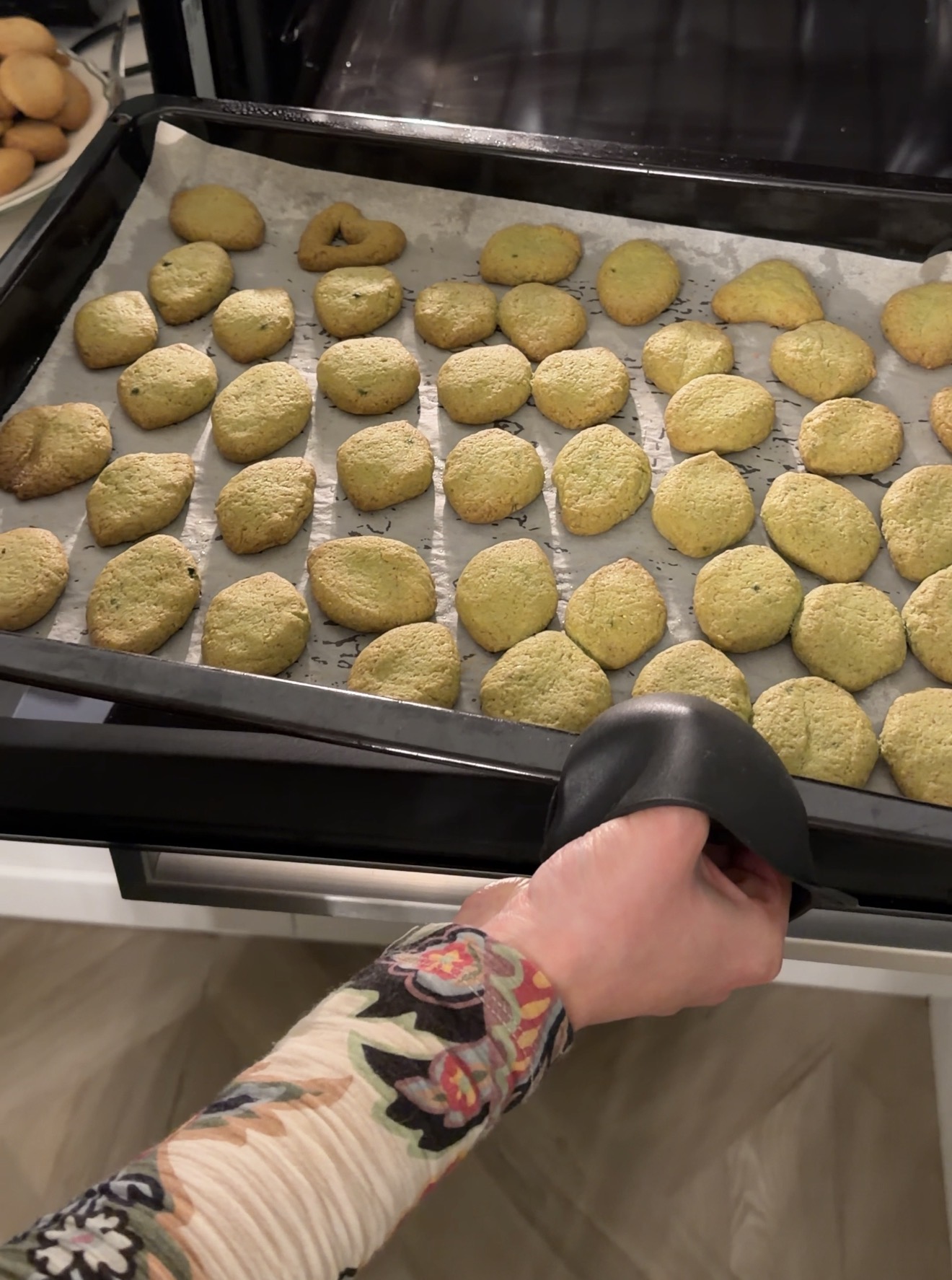 Matcha Almond Cookies